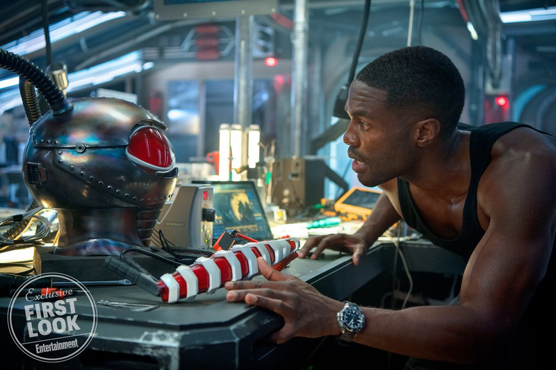 Black Manta (Yahya Abdul-Mateen II) marveling at his helmet.